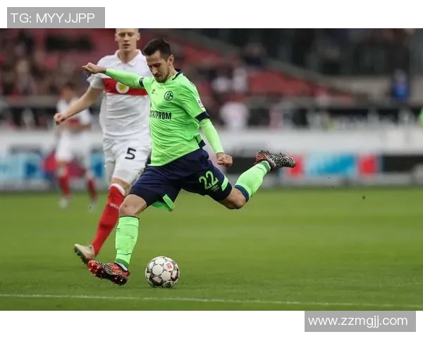 沙克04迎战斯图加特全力争胜双方球员状态与战术分析